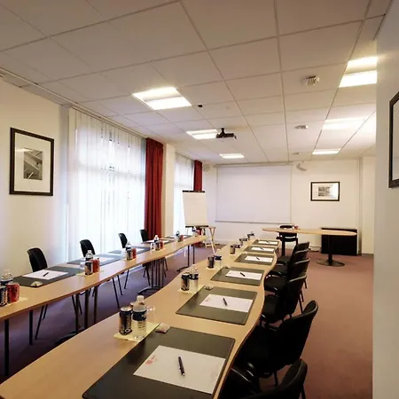 Séjours&affaires Grande Arche Apartahotel Courbevoie