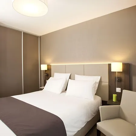 Aparthotel Sejours & Affaires Grande Arche 2*