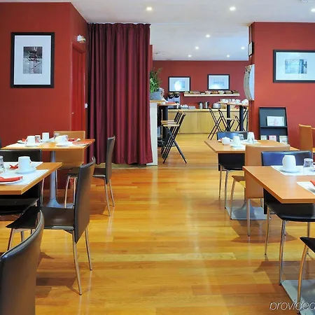Séjours&affaires Grande Arche Apartahotel 2*