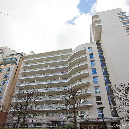 Séjours&affaires Grande Arche Apartahotel Courbevoie